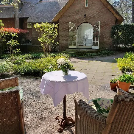 Merelhof 住宿加早餐酒店 奥斯特豪特